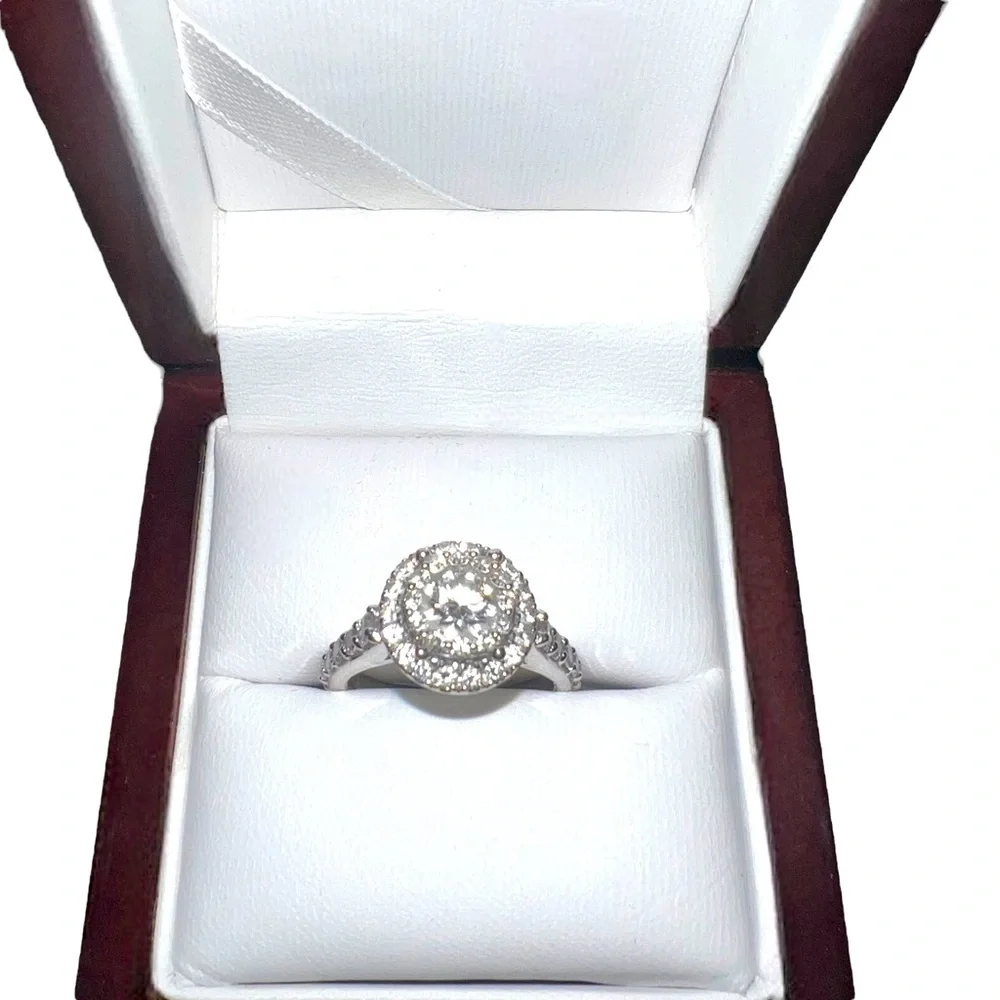 14K Diamond Ring 💍 - Picture 2 of 7